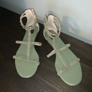 White House black market size 6.5